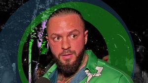 Momentul în care Meko trece pe lângă amanta Rebeca, de mâna cu soția. Cum au reacționat cele două