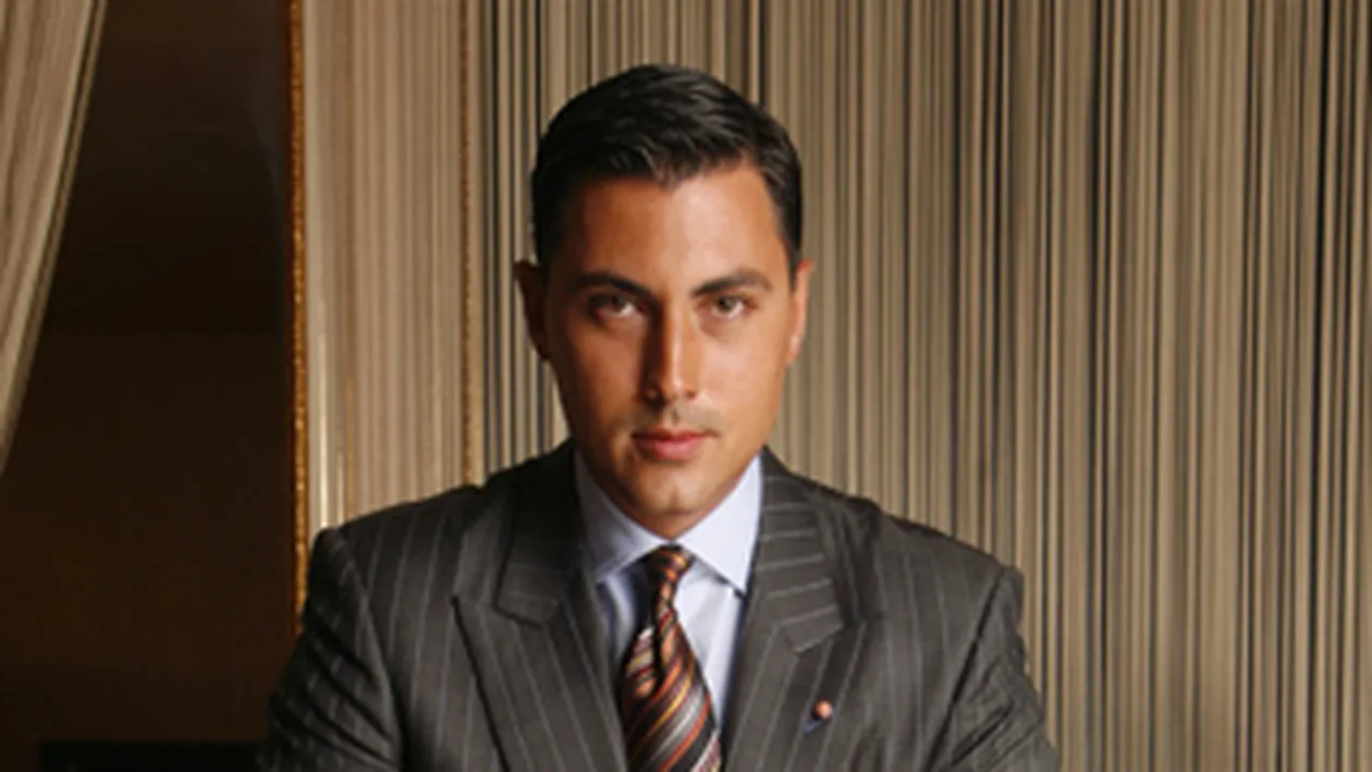 Alexandru Ciucu are un dressing impresionant! Vezi cate costume, sacouri sau perechi de jeansi are!