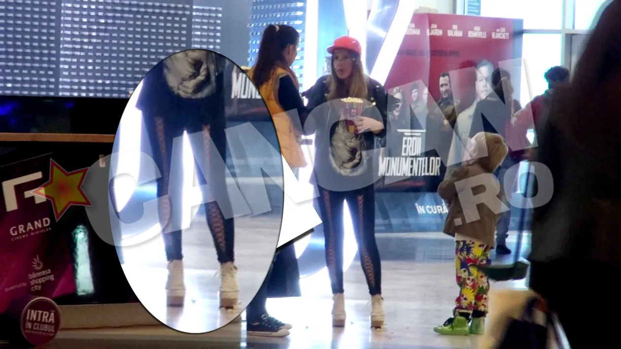 Aparitie de senzatie a Corinei Bud! Vezi cum a iesit cantareata cu fiul ei la mall!