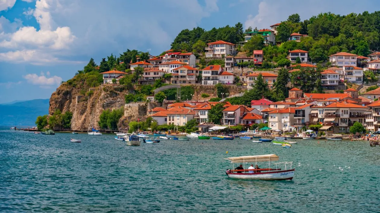 Destinația spectaculoasă din Europa care rivalizează cu Grecia. Peisaje superbe, dar mult mai puțini turiști