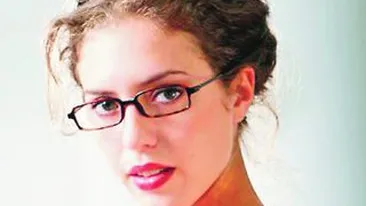 Isi trateaza goala pacientii pe net