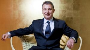 Uluitor. Era deja stăpân în Sierra Leone şi Liberia, iar acum… Un miliardar român a devenit noul împărat al Africii: ”A invadat Coasta de Fildeş şi Burkina Faso!”