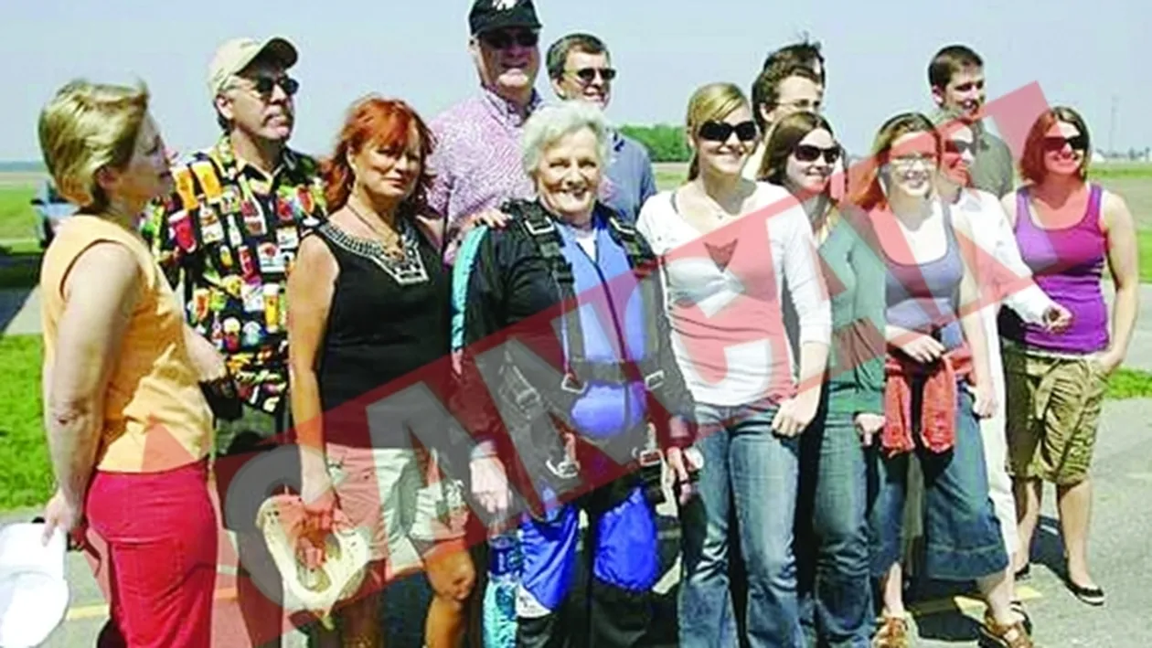 Sare cu parasuta la 80 de ani