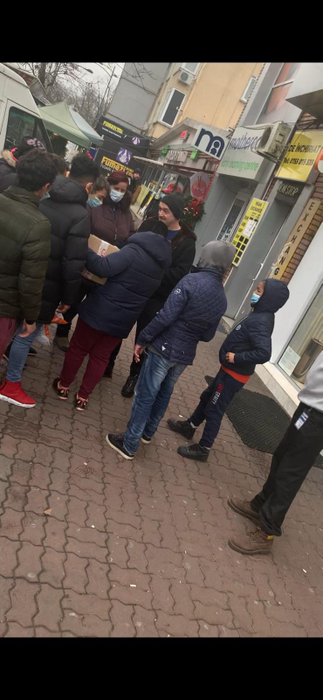 Becali a împărțit bani în stânga și-n dreapta