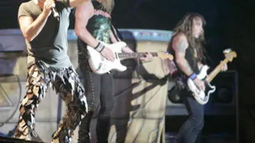 Iron Maiden a vizitat NASA Space Center din Houston