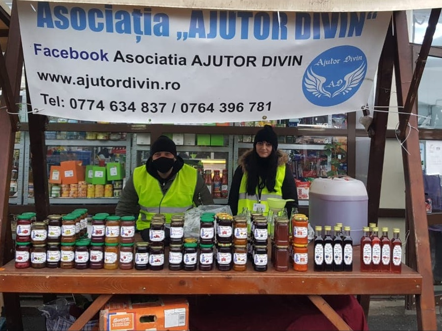 Voluntarii au îndurat frigul ca să-i poată ajuta pe nevoiași