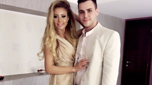 Imagini exclusive. Fratele Alinei Eremia, "Ilegal" de apropiat de Roxana Vaşniuc la un botez