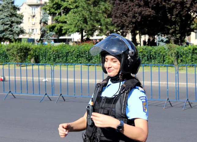 Ștefania, jandarmerița bătută