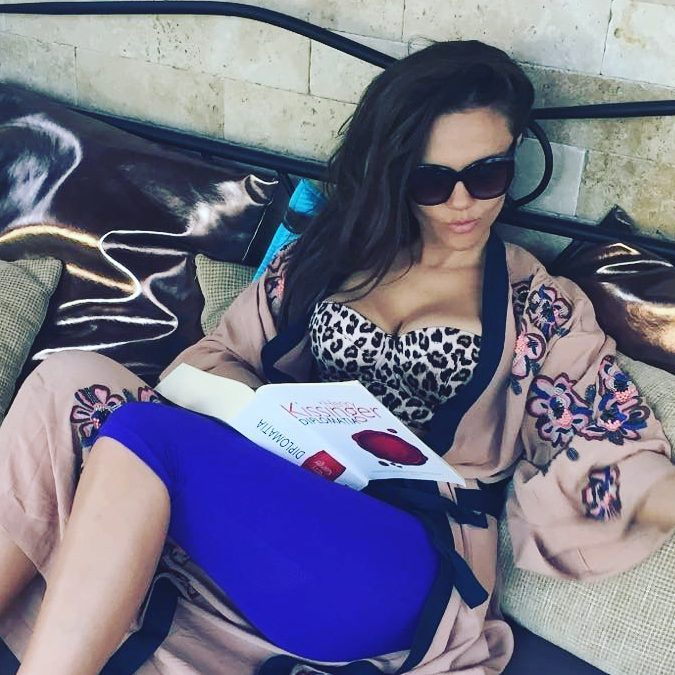 După mulţi ani, CRISTINA ŞIŞCANU a vorbit despre cum a început relaţia cu soţul ei:”S-a dat din plin în noi“