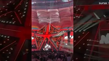 Imagini halucinante surprinse la festivalul SAGA: ”Vă drogați? Miroase numai a marfă aici”