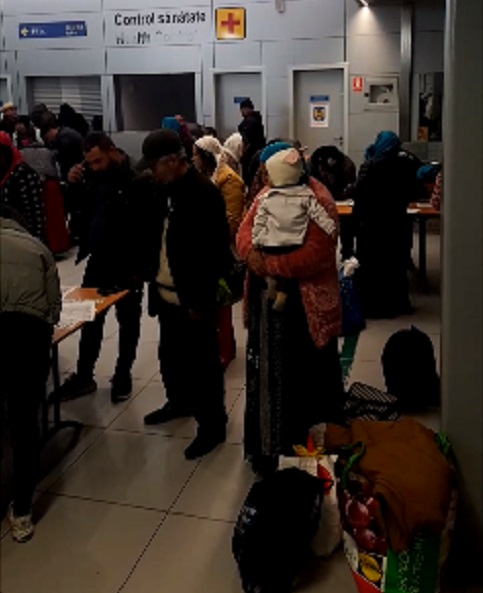 Aeroportul Otopeni, asaltat de romi veniți din străinătate. Ce măsuri au luat autoritățile competente