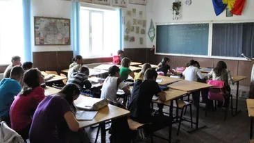 Cum arata o lucrare de control in anul 1950! Ce a scris o eleva de clasa a XI-a din Bucuresti!