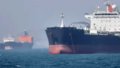 Traficul prin Strâmtoarea Ormuz continuă, în ciuda conflictului cu Iranul. SUA respinge informațiile privind blocarea rutei petroliere
