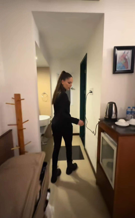 Leșini! Cum arată camera în care Irina Fodor stă la Asia Express: „Șosete murdare”
