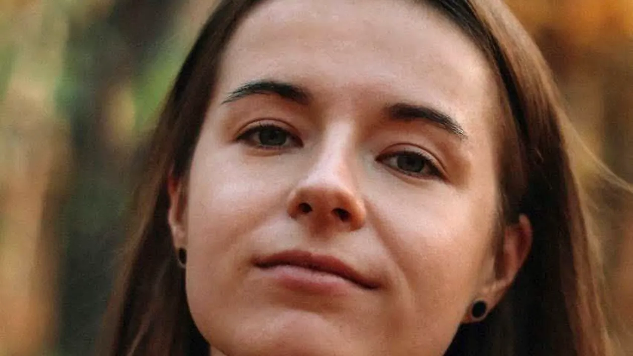 O voluntară din Ucraina a fost ucisă. Tânăra ducea hrană la un adăpost de animale