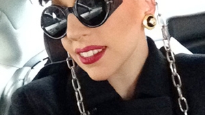Lady Gaga s-a despartit de iubit!