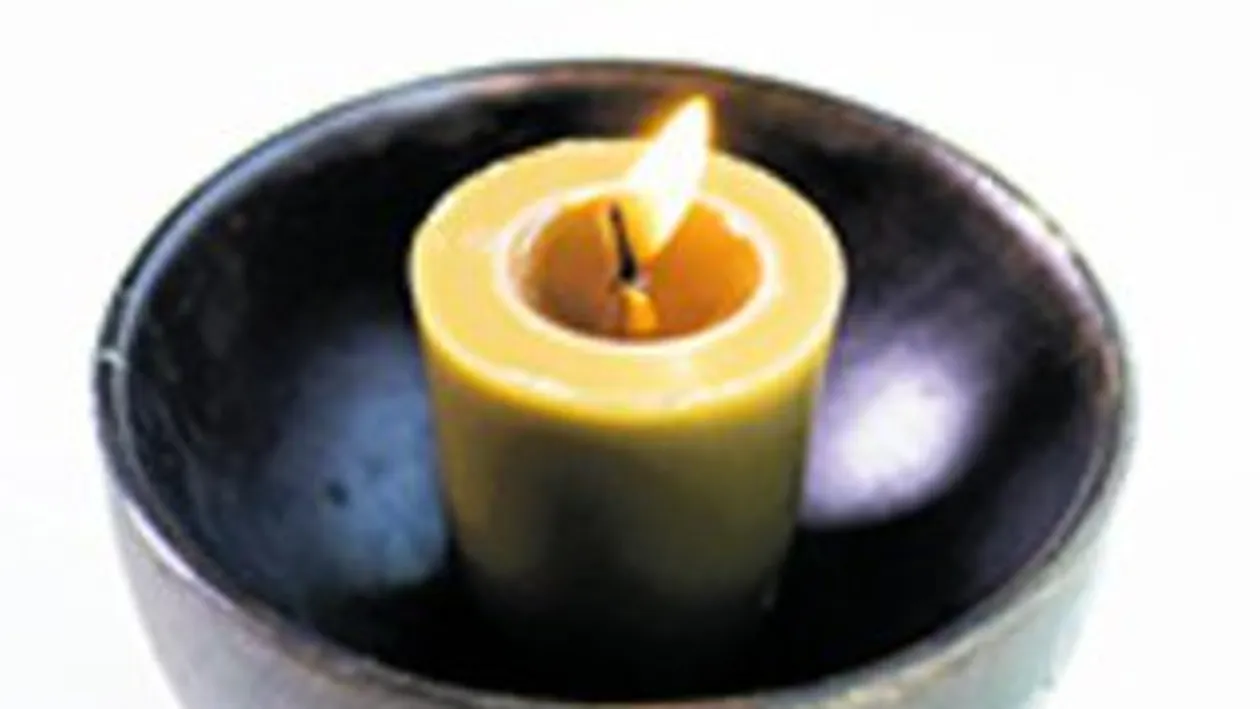 Focul unei lumanari iti destainuie viitorul