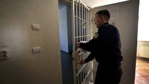 Ce salariu are un agent de penitenciar. Ce sumă primește lunar
