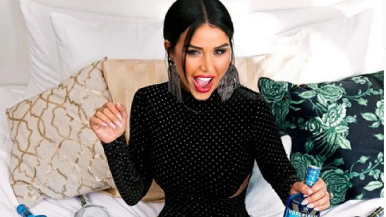 Cât trebuia să scoți din buzunar, pentru o noapte de amor cu Daniela Crudu. Ce alte „tarife” aveau vedetele de la noi