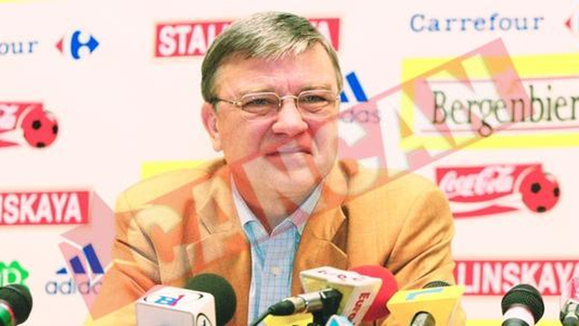 Santaj la Mircea Sandu!