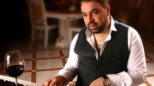 Florin Salam, retinut pe aeroport la New York! Poliţia de frontieră i-a găsit în bagaj 100.000 de dolari