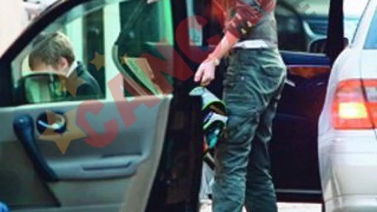 Il plaseaza pe Albert de la unul la altul