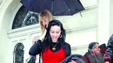 Mii de euro din bani publici cheltuiti pe imaginea Magdei Ciumac