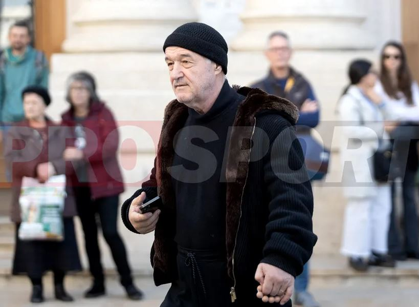 Imagini fabuloase! Cum a venit îmbrăcat Gigi Becali, patronul FCSB-ului, la Patriarhie, la moaștele Sfântului Dimitrie cel Nou | GALERIE FOTO