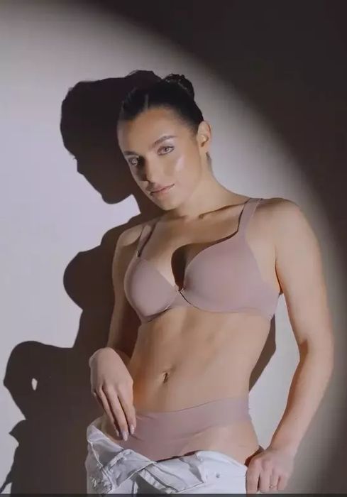 Cum arată Alexia Eram fără pic de machiaj? Noi abia am recunoscut-o, tu ce părere ai?