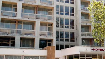 O tanara a cazut de la etajul al cincilea al unui hotel din Neptun