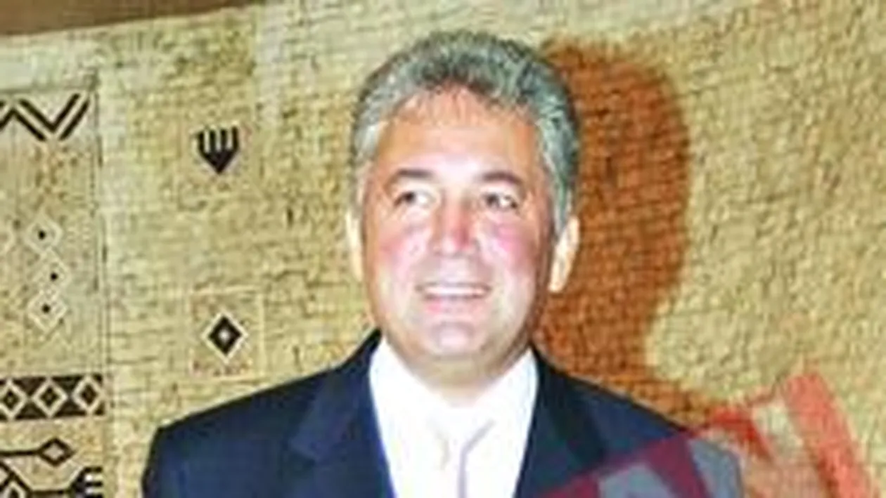 Mos Craciun, blocat in trafic de lucrari