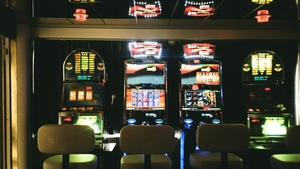 Marea păcăleală care le "stoarce" buzunarele jucătorilor în casino. Ce este "The gambler's fallacy"