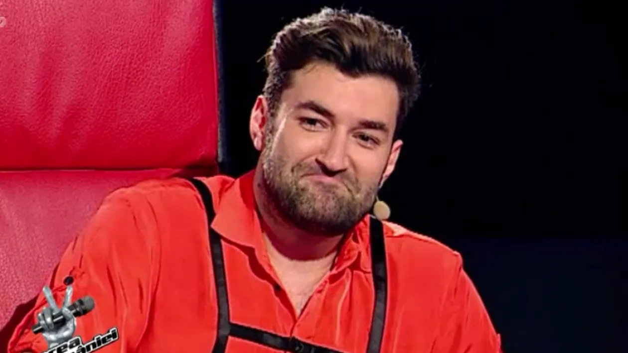 Imaginile de care femeile nu se pot sătura! Smiley a pozat GOL! Vezi cine e femeia care i-a atins trupul în pictorial