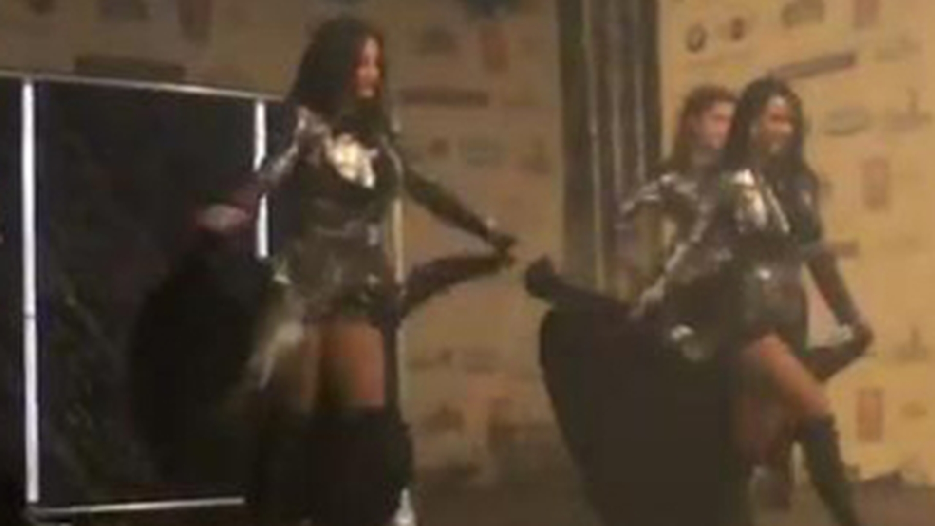 VIDEO Andreea Balan si dansatoarele ei o imita pe Beyonce! Vezi cum i-au copiat coregrafia!