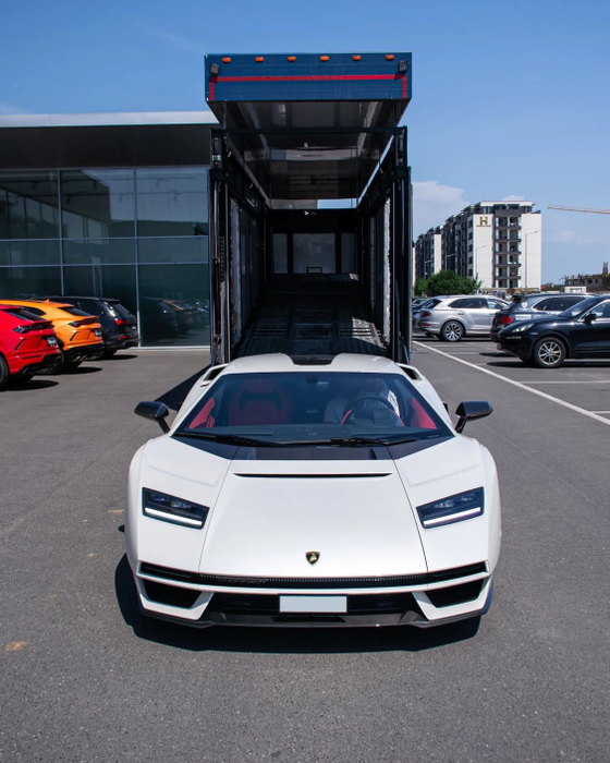 Lamborghini-ul pe care milionarul Florian a dat 2,8 milioane de euro (Foto: Instagram)
