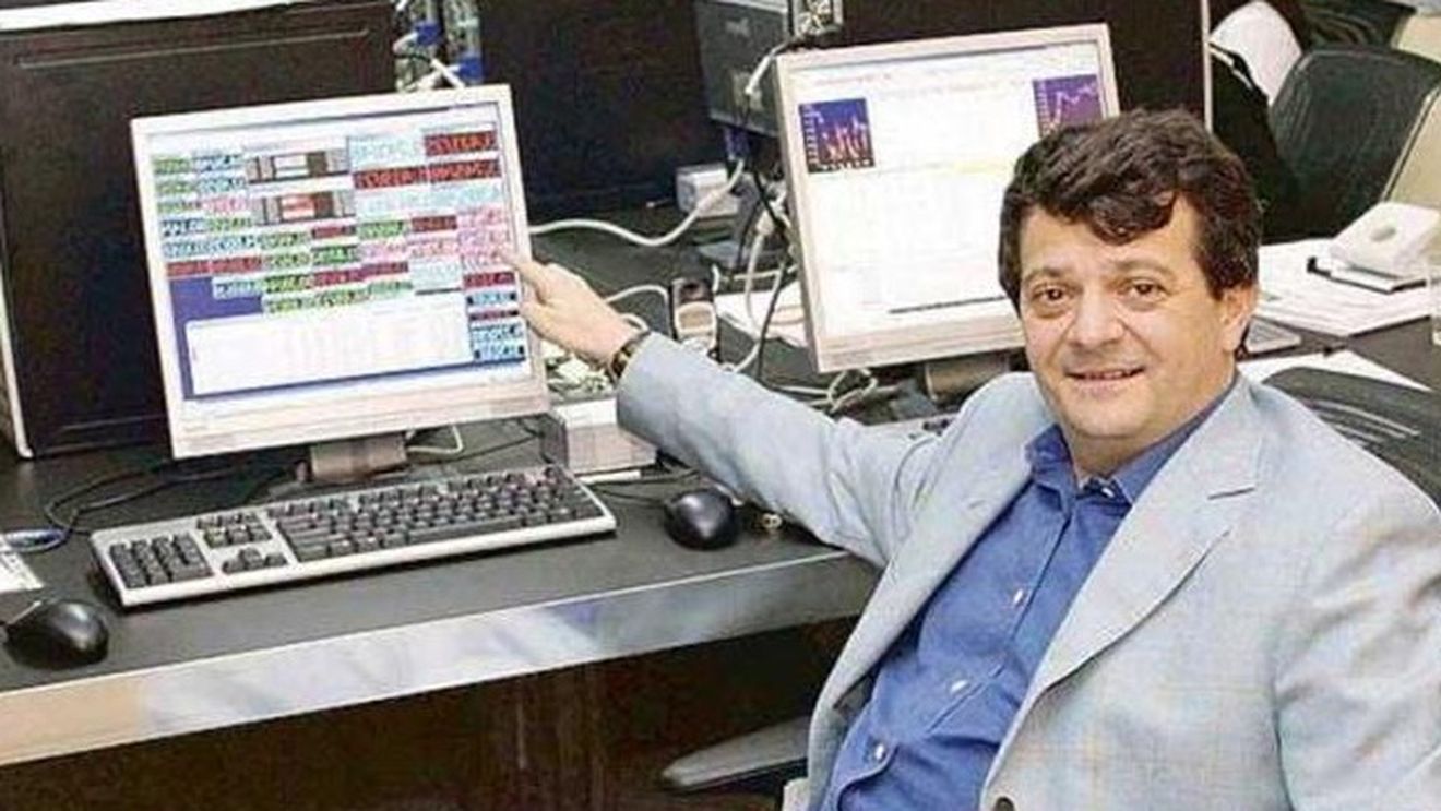 Gigi Becali a intrat in vizorul lui Cristian Sima, brokerul care a pierdut banii VIP-urilor din Romania. Afla ce a facut