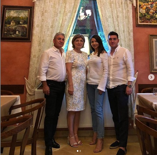 Simona Halep are un frate care a avut și el o carieră în tenis. Uite cum arată Nicolae Halep și ce familie frumoasă are