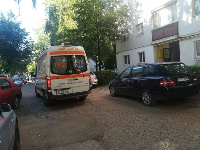 Un bărbat a fost găsit mort într-un apartament din Botoșani. Cine l-a descoperit. FOTO