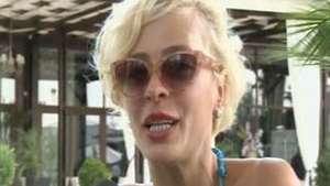 N-o sa-si vina sa crezi ce si-a tatuat Silvia Pop pe omoplat! Cine ar fi crezut ca in blonda zace un mic filosof?