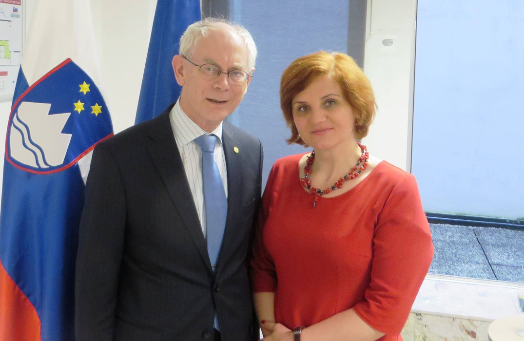 Alături de fostul președinte al Consiliului European, Herman Van Rompuy