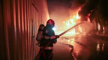 S-a aflat! De unde a pornit incendiul devastator din Sectorul 2. A fost prăpăd de fum noaptea trecută