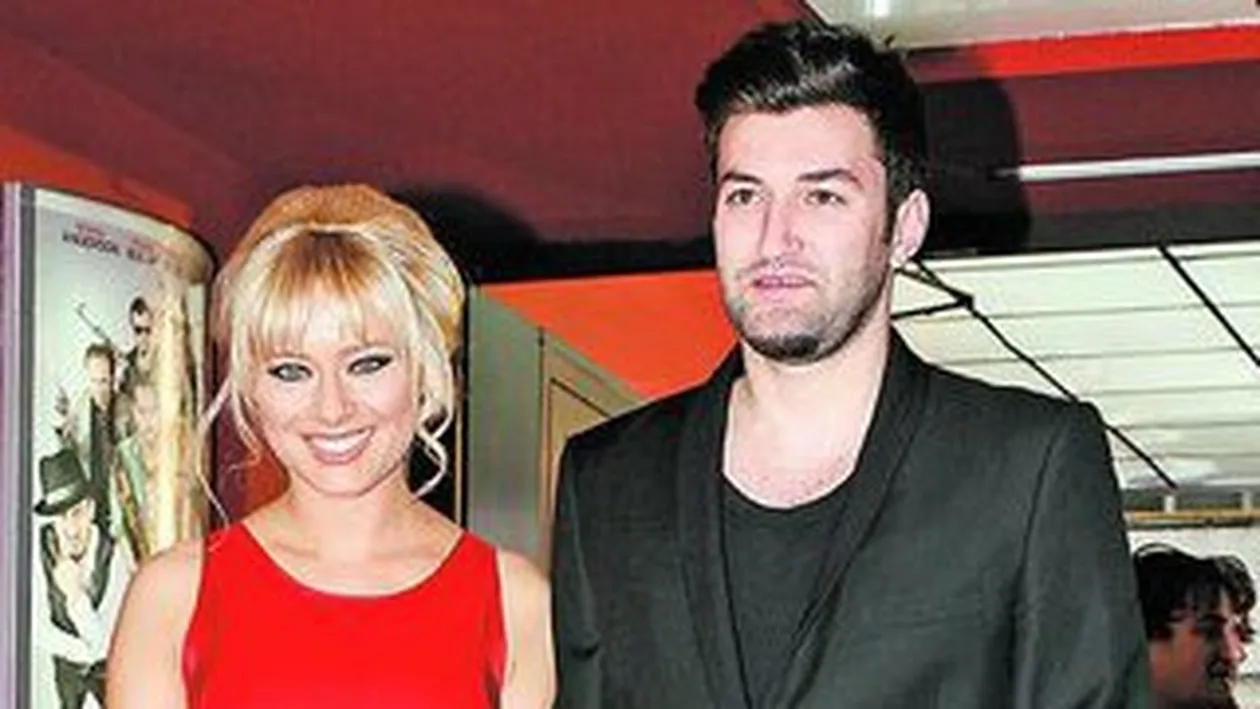 Laura Cosoi, plina de surprize! Dimineata ma joc cu Smiley! Ii pregatesc micul dejun in fiecare zi!