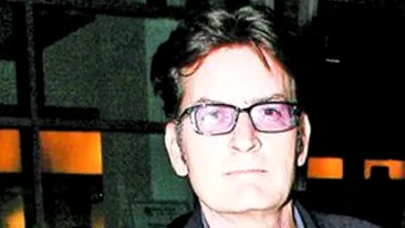 Charlie Sheen a ajuns la spital pe targa!