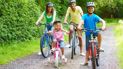 Activitatea verii 2018 pe care o poti face cu copiii tai! Sportul care ii mentine sanatosi si fericiti