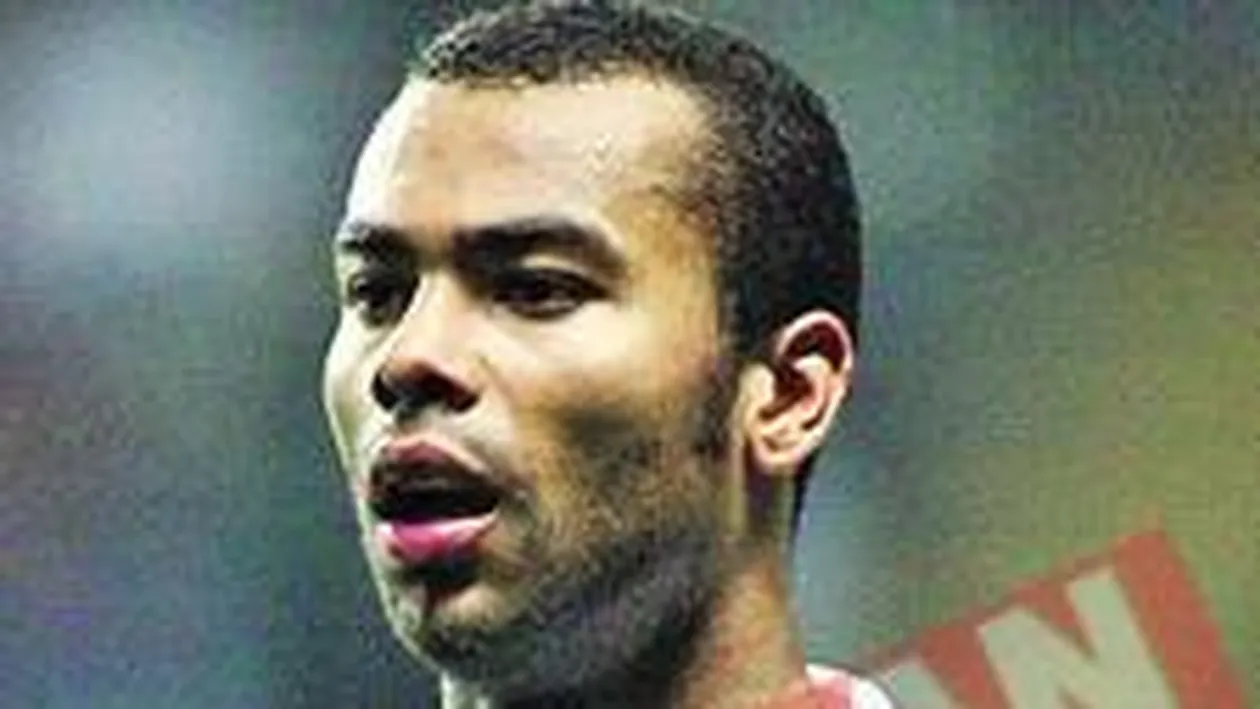 Ashley Cole isi mituieste nevasta cu o vacanta de lux