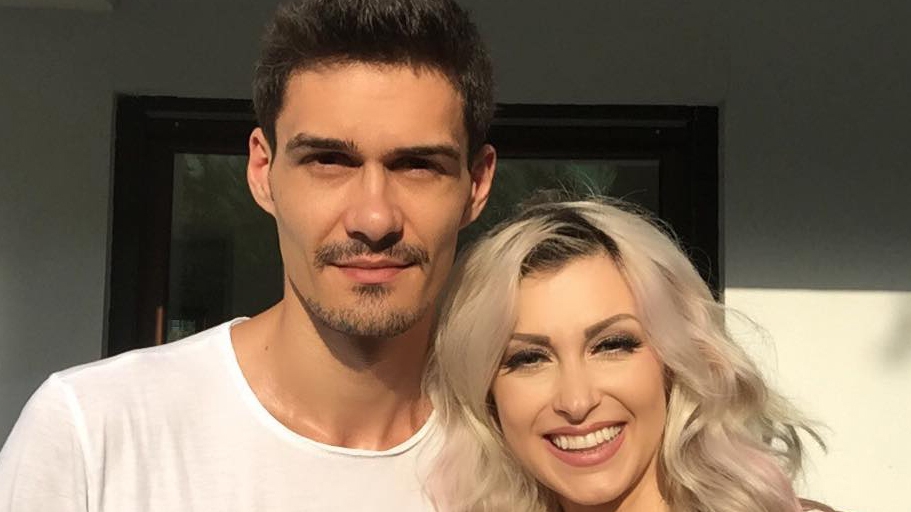 Însărcinată în luna a şaptea, ANDREEA BĂLAN a acceptat provocarea! Cum a filmat-o iubitul