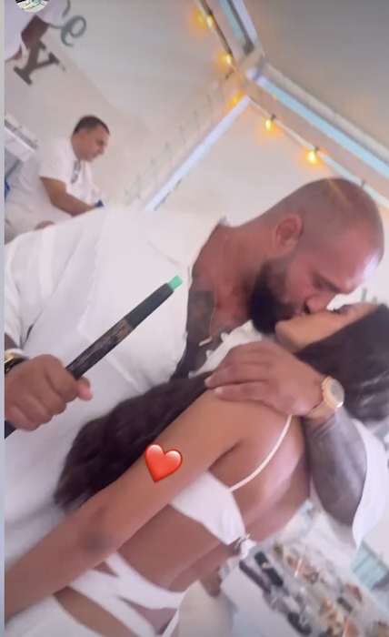 Împăcarea momentului în showbiz! S-au afișat din nou împreună, după ce el își găsise pe alta