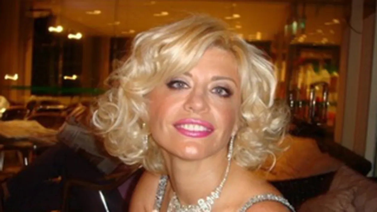 Loredana este fan al tenisului! Artista o sustine pe Andreea Rosca, aflata in sferturile turneului Nike Juniors!