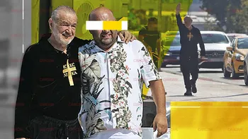 Gigi Becali și-a etalat noua piesă vestimentară în fața catedralei de 10 milioane de euro. Fanii s-au strâns în jurul lui ca la pelerinaj