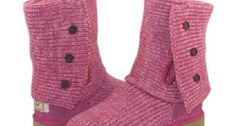 Ce se poarta toamna aceasta: la botinele cu tocul gros, cizmele de cauciuc sau UGG-uri?